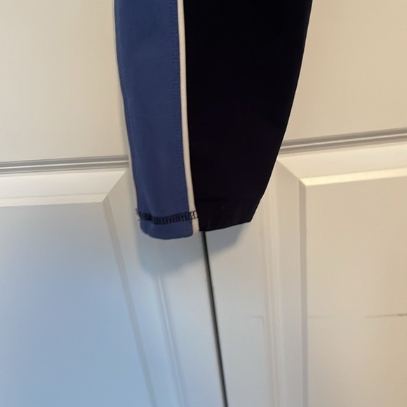 Women’s Gap Fit Side Striped Blue and Black Leggings Size Large - Picture 2 of 7